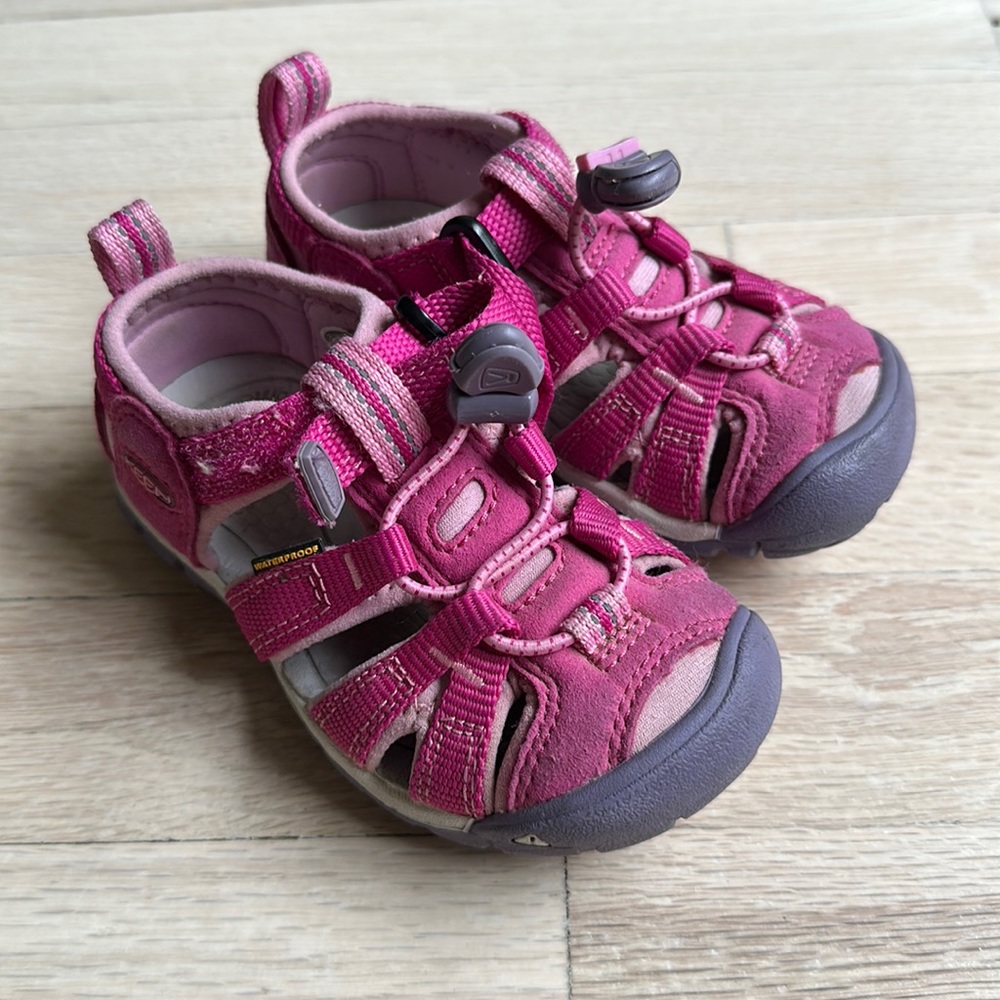 Keen EUC pink waterproof sandals